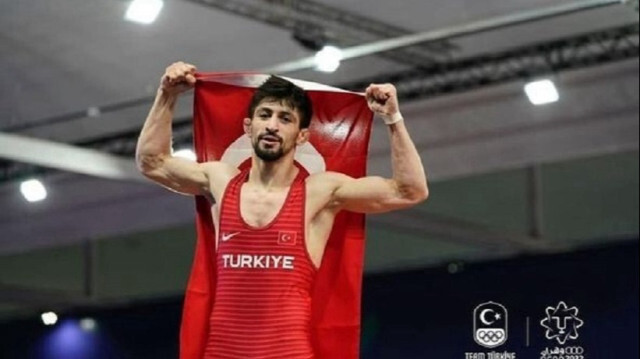 Kerem Kemal remporte la médaille d'or. Crédit photo : DHA