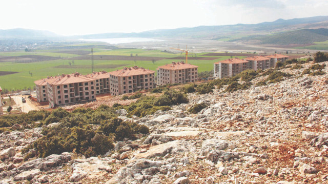 Depremi hasarsız atlatan Yukarı Pazarcık olarak adlandırılan bölgeye 5 bin konut inşa edilmesi planlanıyor.