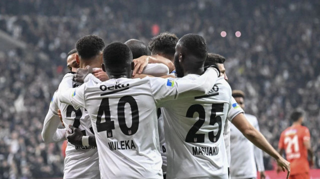 Ligde oynadığı 21 maçta 11 galibiyet, 6 beraberlik ve 4 mağlubiyet alarak 39 puan toplayan Beşiktaş, 4. basamakta yer alıyor. Antalyaspor ise 7 galibiyet, 3 beraberlik, 11 yenilgi ve 24 puanla 13. sırada bulunuyor.