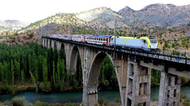 Adıyaman'ın Gölbaşı ilçesi sınırlarında bulunan Alman Köprüsü