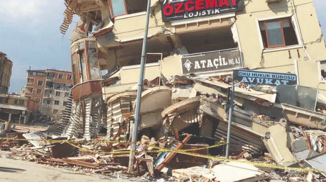 Hatay’da binlerce esnaf dükkanı ile küçük ve orta ölçekli işletme yerle bir oldu.