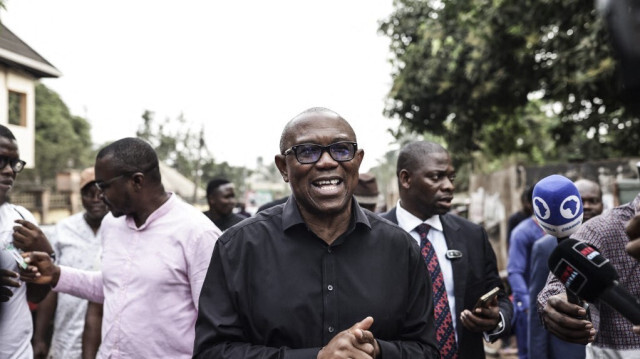 Le candidat à la présidence du Parti travailliste, Peter Obi (C). 
Crédit Photo: Patrick Meinhardt / AFP