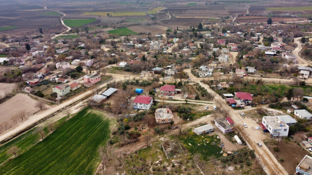 Kent merkezine 56 kilometre uzaklıkta olan Sumbas ilçesi, 6 Şubat'ta meydana depremleri can ve mal kaybı yaşanmadan atlattı.
