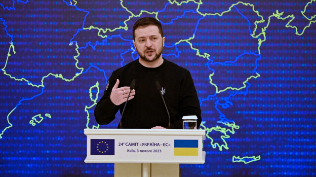 Le président ukrainien Volodymyr Zelensky au cours d'un sommet UE-Ukraine à Kiev, le 3 février 2023. Crédit photo: SERGEI SUPINSKY / AFP