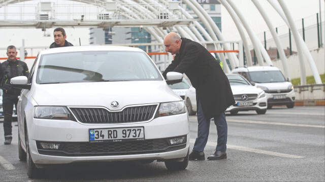 Avrasya Tünelinden geçen 100 milyonuncu araca bir aylık ücretsiz geçiş hakkı verildi. 