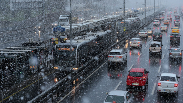 İstanbul için karla karışık yağmur uyarısı yapıldı. 