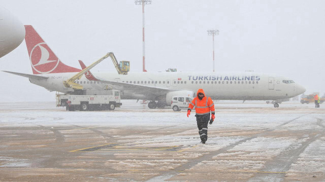 Sabiha Gökçen Havalimanında kar önlemi 