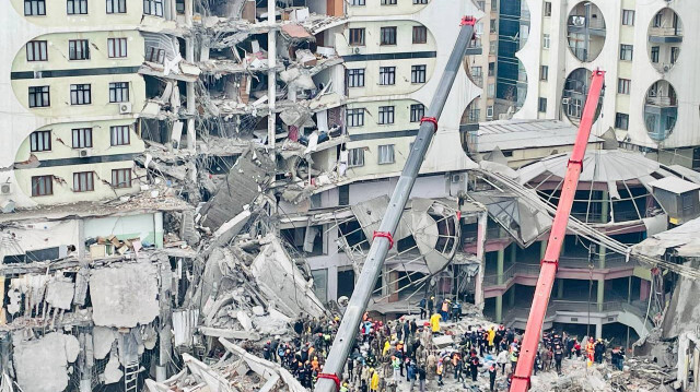 Kahramanmaraş'ta 7,4 büyüklüğünde deprem meydana geldi.