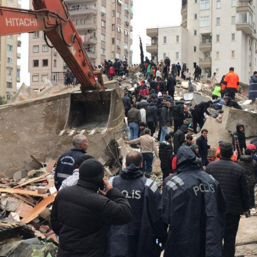 Ordu, Trabzon, Rize ve Giresun'dan ekipler deprem bölgesine hareket etti