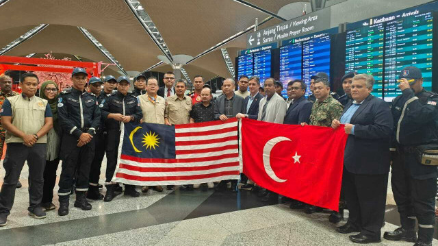 Malezya'dan 70 kişilik arama kurtarma ekibi Türkiye'ye geliyor