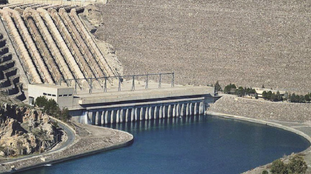 Doğu Anadolu’yu yıkan 7.7 ve 7.6 büyüklüğündeki iki depremden sonra Türkiye’nin en büyük iki barajı olan Atatürk ve Keban barajlarının durumu merak ediliyordu.