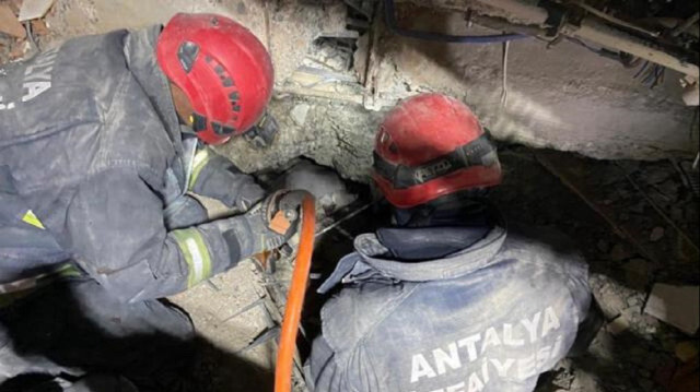 Kahramanmaraş'ta 7.7 büyüklüğünde deprem meydana geldi.