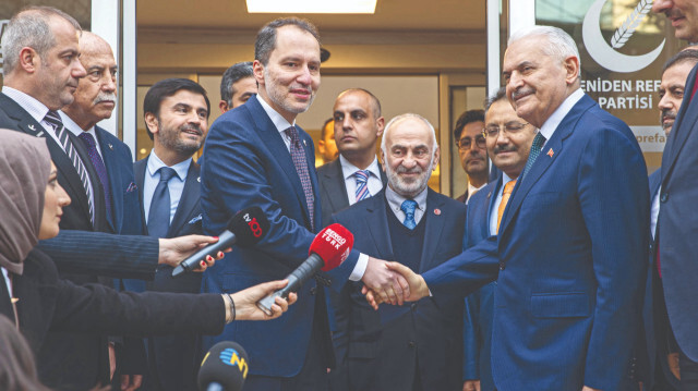 AK Parti Genel Başkan Vekili Binali Yıldırım, Yeniden Refah Partisi Genel Başkanı Fatih Erbakan ile bir araya geldi.
