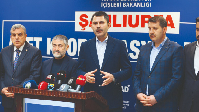 Hazine ve Maliye Bakanı Nureddin Nebati ve Çevre Şehircilik ve İklim Değişikliği Bakanı Murat Kurum.
