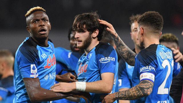 Napoli, zorlu mücadelede Atalanta'yı 2-0'lık skorla geçmişti.