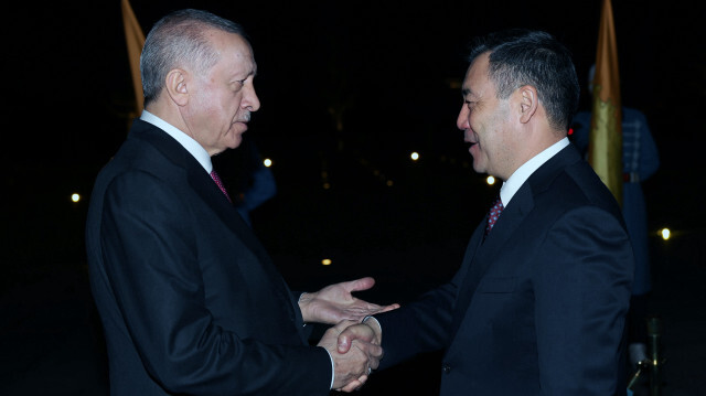 Cumhurbaşkanı Recep Tayyip Erdoğan, Kırgızistan Cumhurbaşkanı Sadır Caparov ile Beştepe'de görüştü.
