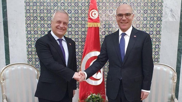 Le ministre des Affaires étrangères, de la Migration et des Tunisiens à l'étranger, Nabil Ammar et l'ambassadeur de Malte à Tunis, Simon Pullicino. 
Crédit Photo: AA
