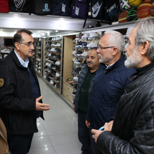 Bakan Dönmez'den İskenderun'da esnaf ziyareti