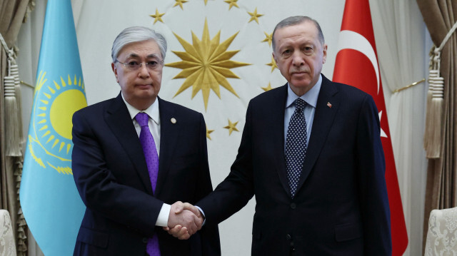Le président de la République de Türkiye, Recep Tayyip Erdogan, et son homologue kazakh, Kassym-Jomart Tokaïev. Crédit photo: AA