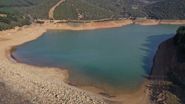 Fotoğrafta, ilçenin içme ve kullanma suyu ihtiyacının büyük bölümünü karşılayan Kadıköy Barajı görülüyor.