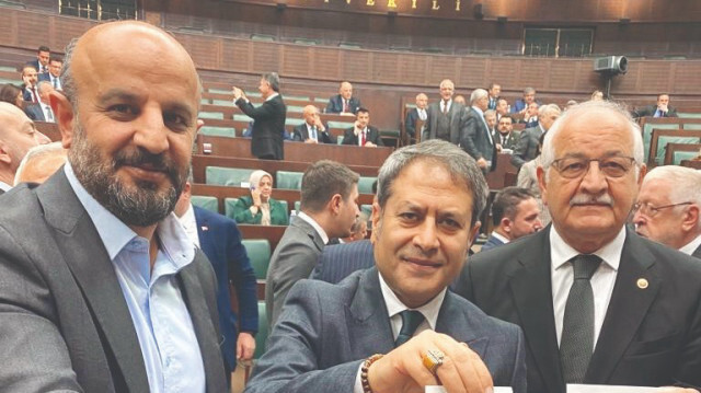AK Parti Milletvekilleri, Cumhurbaşkanı Erdoğan'ın Cumhur İttifakı'nın cumhurbaşkanı adayı olarak gösterilmesine ilişkin oy kullandı.