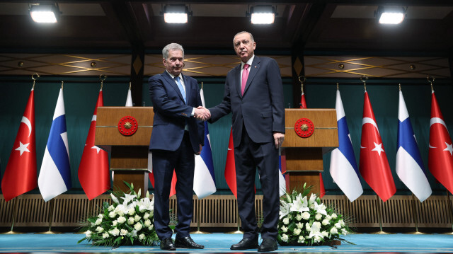 Les présidents finlandais (G) et turc (D), Sauli Niinistö et R.T. Erdogan. Crédit photo: AA