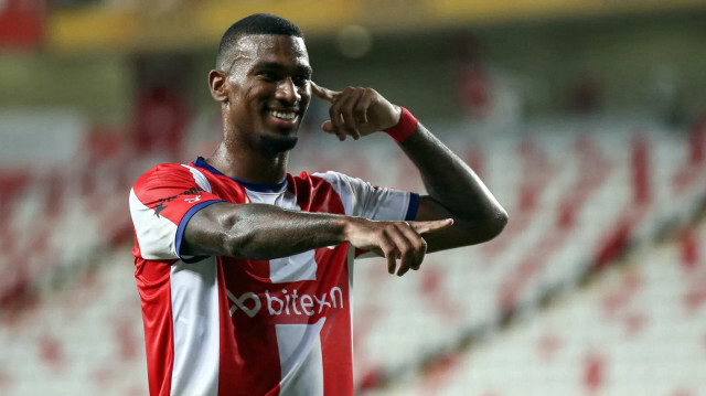 Haji Wright, bu sezon Süper Lig'de 16 maça çıktı ve 10 gol attı.