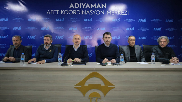 Bakanlar Kurum ve Karaismailoğlu, Adıyaman Valiliği'nde basın toplantısı düzenledi.