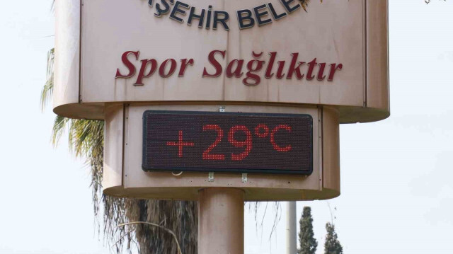 Adana'da termometreler 29 dereceyi gösterdi.