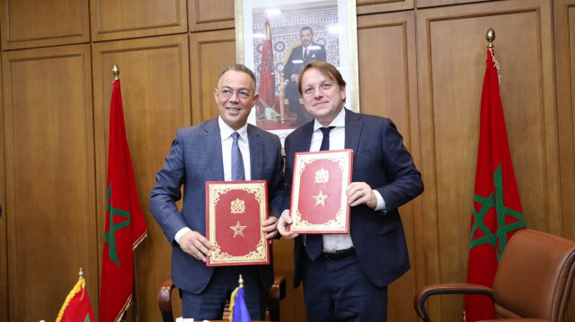 Le ministre délégué auprès de la ministre de l’Économie et des Finances, chargé du Budget, Fouzi Lekjaa, et le Commissaire européen chargé du voisinage et de l’élargissement, Oliver Varhelyi. Crédit Photo: APANEWS