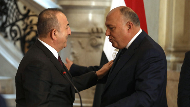 Le ministre turc des Affaires étrangères, Mevlut Cavusoglu avec son homologue égyptien, Sameh Shoukry. Crédit photo: AA