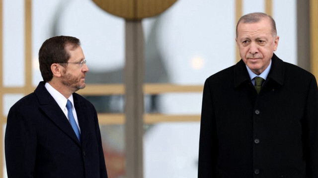 Le Président de la République de Türkiye, Recep Tayyip Erdogan avec le Président israélien Isaac Herzog. Crédit photo: MURAT KULA / AFP