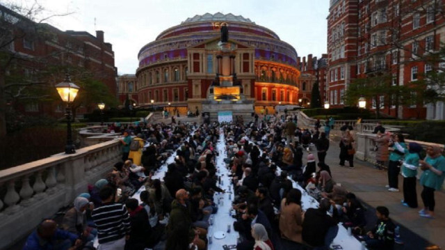 متحف لندن يستضيف إفطاراً رمضانياً