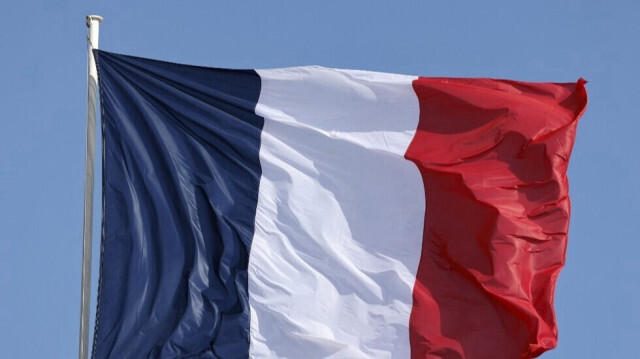 فرنسا تحذر مواطنيها من السفر إلى أوكرانيا