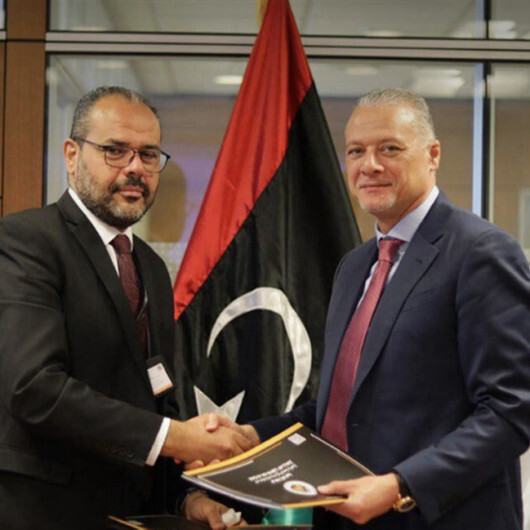 ليبيا توقع مع ائتلاف أمريكي عقدا لإنشاء مصفاة نفط