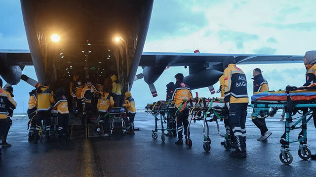 Deprem bölgesinden İstanbul'a getirilen 749 yaralının tedavisi sürüyor.