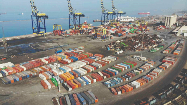 İhracat şubat ayında %6,4 azalarak 18,6 milyar dolar oldu.