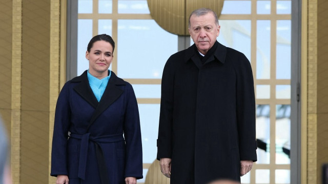 Turkish President Recep Tayyip Erdogan (R) and his Hungarian counterpart Katalin Novak (L)