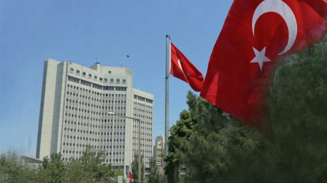 تركيا تدين بشدة السماح بالاعتداء على القرآن وعلمها في الدنمارك 