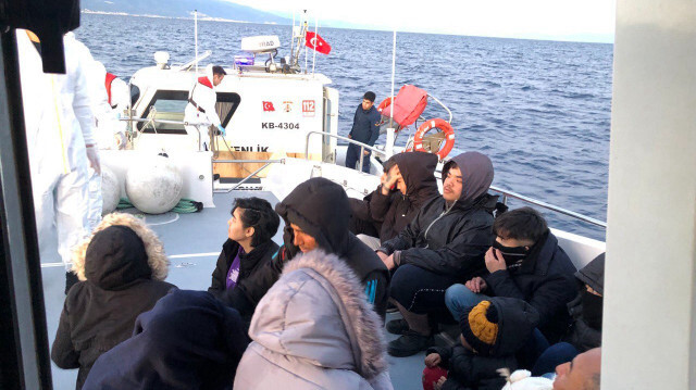 ضبط 18 مهاجرا على متن قارب غربي تركيا
