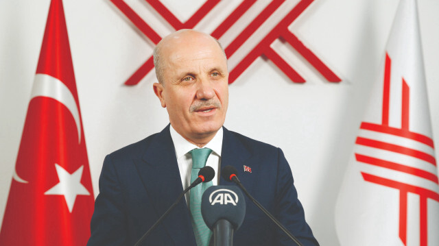 YÖK Başkanı Erol Özvar, üniversitelerde yüz yüze eğitimin 3 Nisan’da başlayacağını açıkladı. 