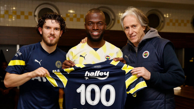 Kayserispor-Fenerbahçe maçında Enner Valencia, sarı-lacivertli formayla 100. maçına çıkarak 'dalya' dedi
