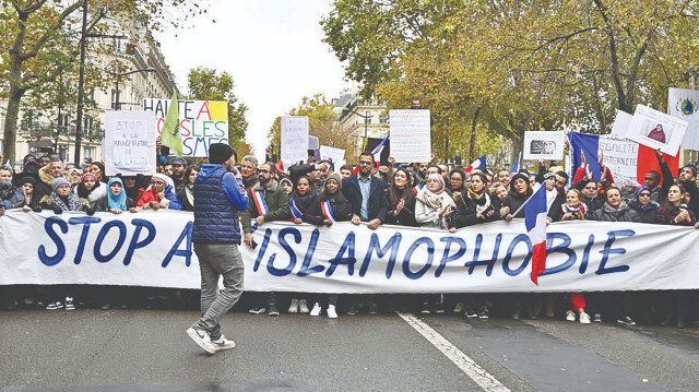 Avrupa'da İslamofobi karşıtı yürüyüş.