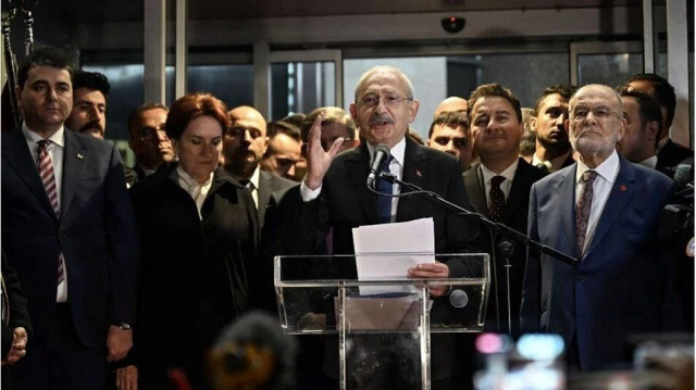 CHP Genel Başkanı Kemal Kılıçdaroğlu adaylık konuşmasını yaptığı sırada Yunus Emre'nin sözü olarak söylediği sözler yanlış çıktı.