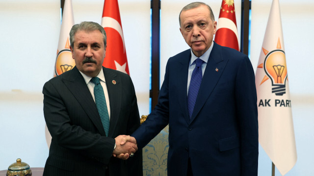 Cumhurbaşkanı Erdoğan, BBP Genel Başkanı Destici'yi kabul etti.
