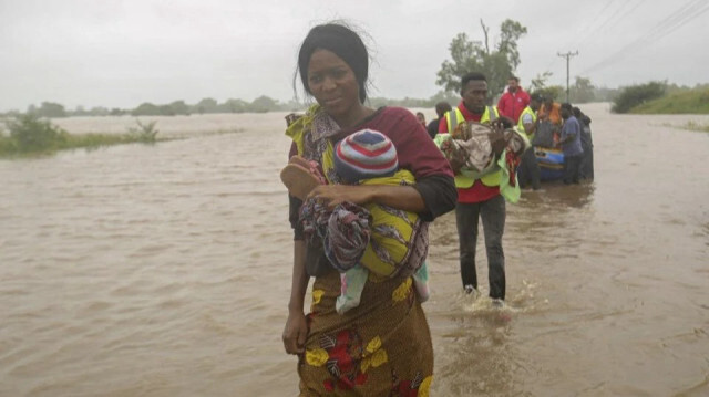 Mozambik'te fırtına ve seller nedeniyle 117 kişi hayatını kaybetti.