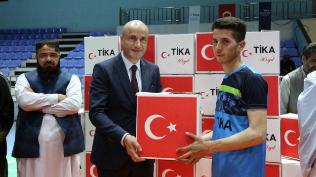 TİKA distributes equipment to 170 badminton players in Afghanistan ahead of tournament