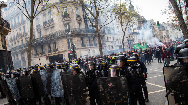 Fransa'da gösteriler devam ediyor.
