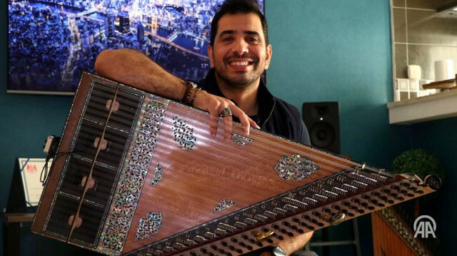 Le virtuose joueur du qanoun, Daly Triki. Crédit photo: AA 