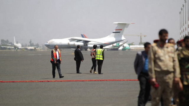 Le premier avion avec à son bord des prisonniers décolle de l'aéroport international de Sanaa au Yémen. Crédit photo: MOHAMMED HUWAIS / AFP